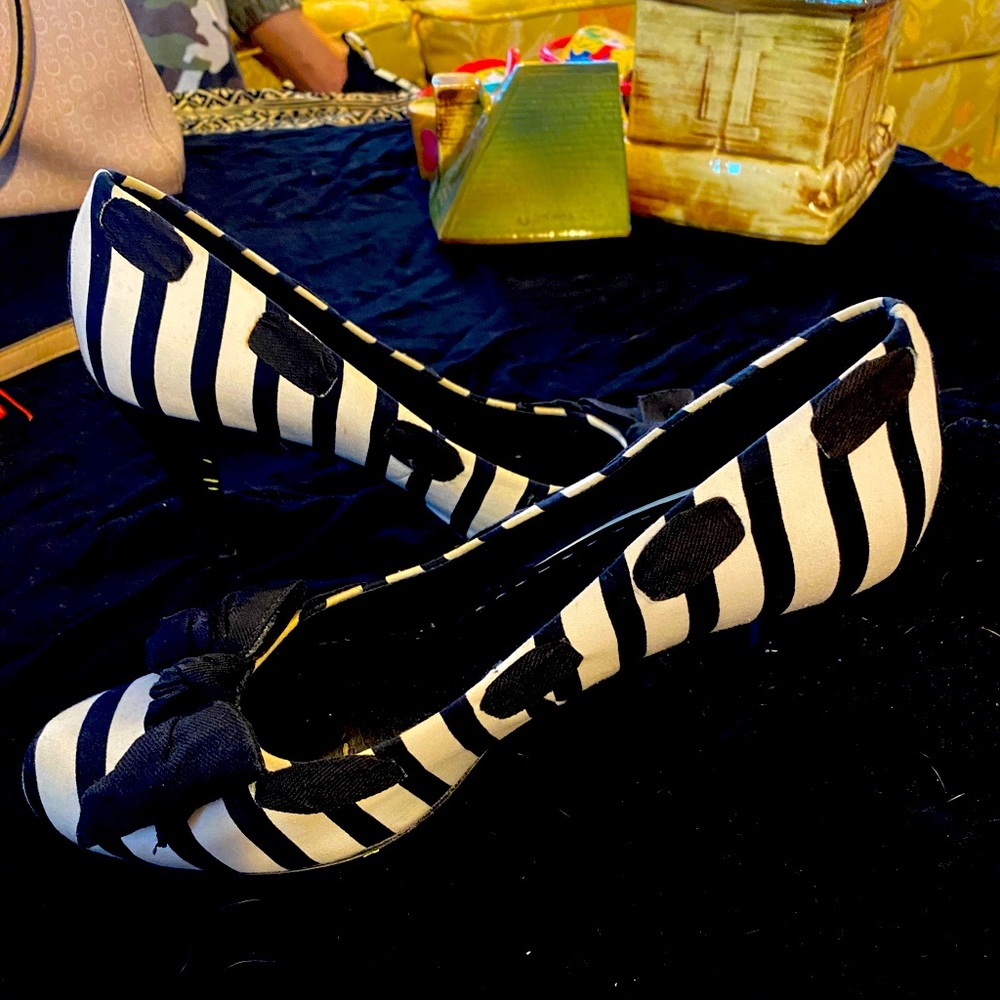 Gianni Bini Retro Stripe Heels